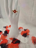 Anillo de Flor Roja en Oro Laminado 14K