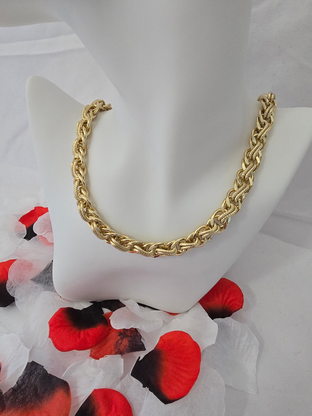 Gargantilla Oro Laminado 14K para Mujer – Cadena Trenzada Elegante